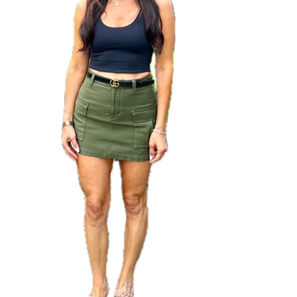 TNA/Aritzia cargo mini skirt